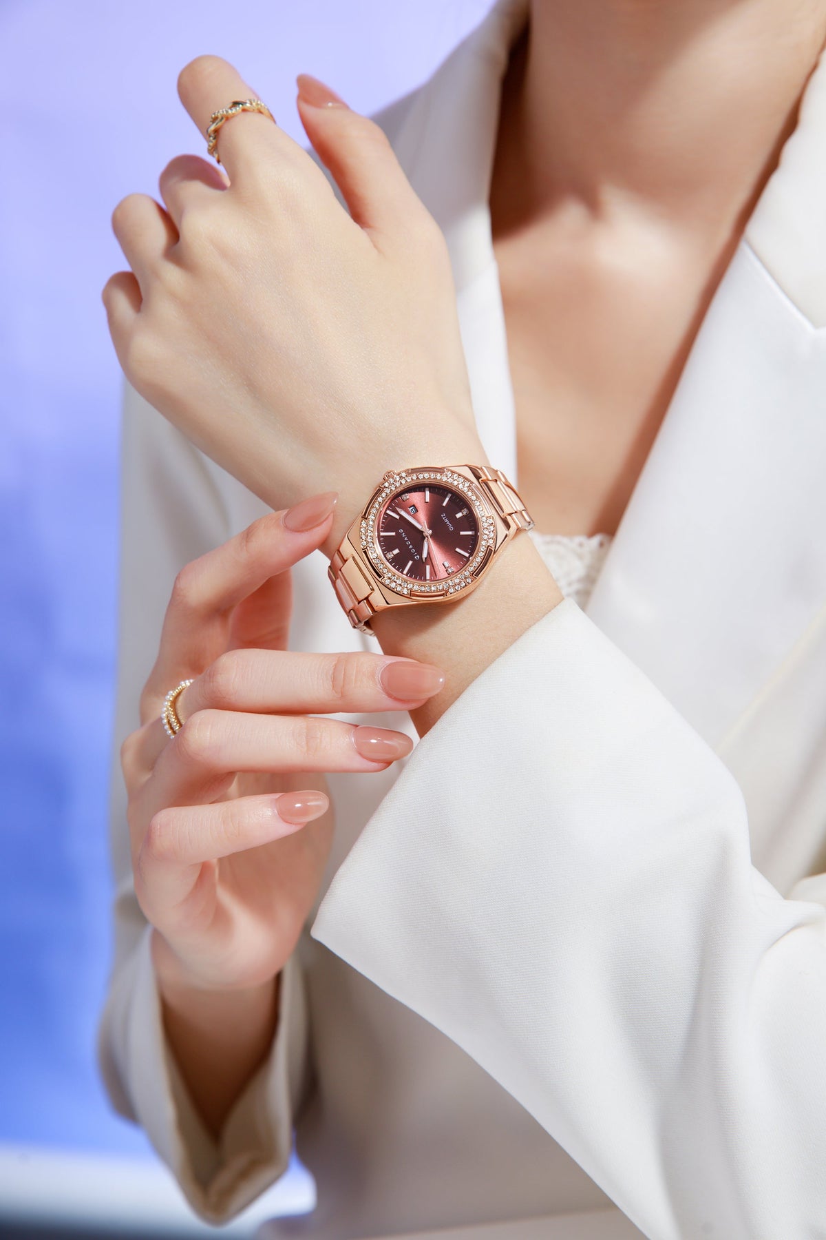 Giordano Analog watch for women with Crystal Bezel, round gloss finish dial, stainless steel strap and date display | GZ-60112-22