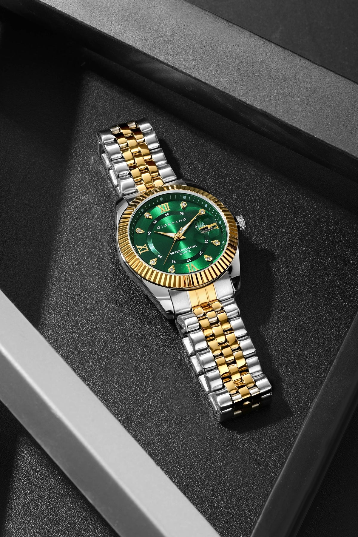 Giordano Analog Watch For Men - Dual-Tone Stainless Steel Strap, Crystal Indices And Fluted Bezel GZ-50139-33