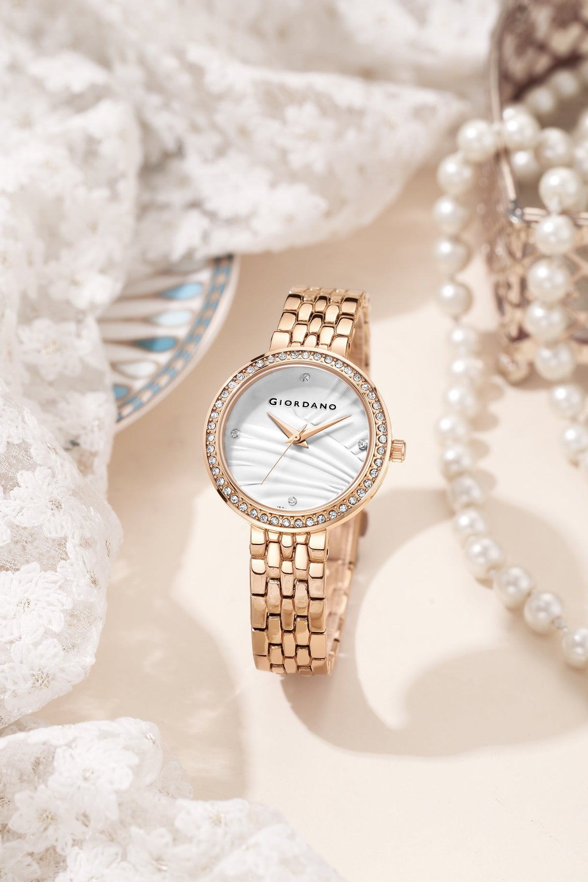 Giordano Analog Stylish Watch for Women with Crystal Bezel & Textured Dial and Stainless Steel Strap - GZ-60079-22