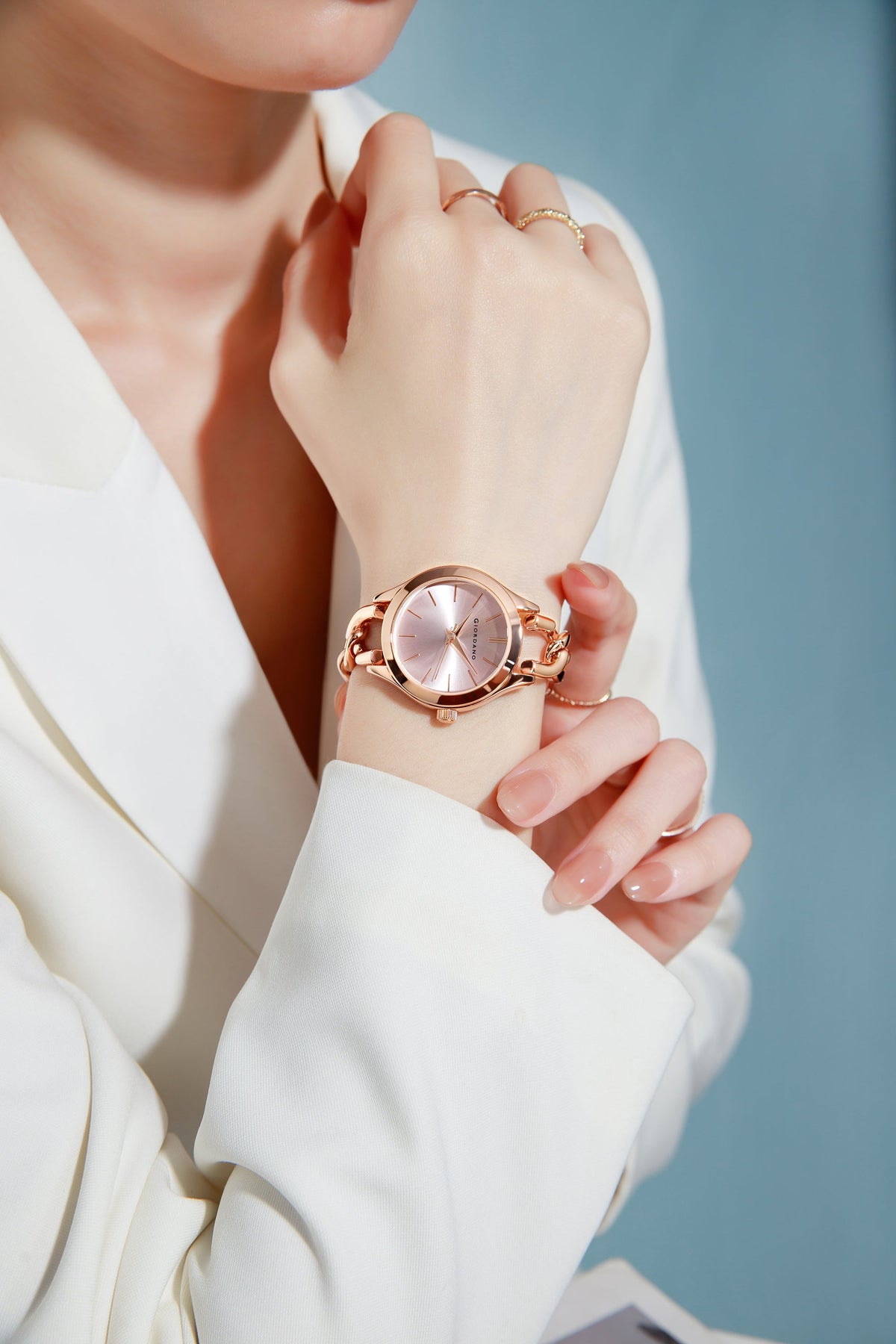 Giordano Modern Analog Watch for Women – Sleek Dial with Unique Chain-Link Bracelet and Stylish Stainless Steel Strap | GZ-60087-33