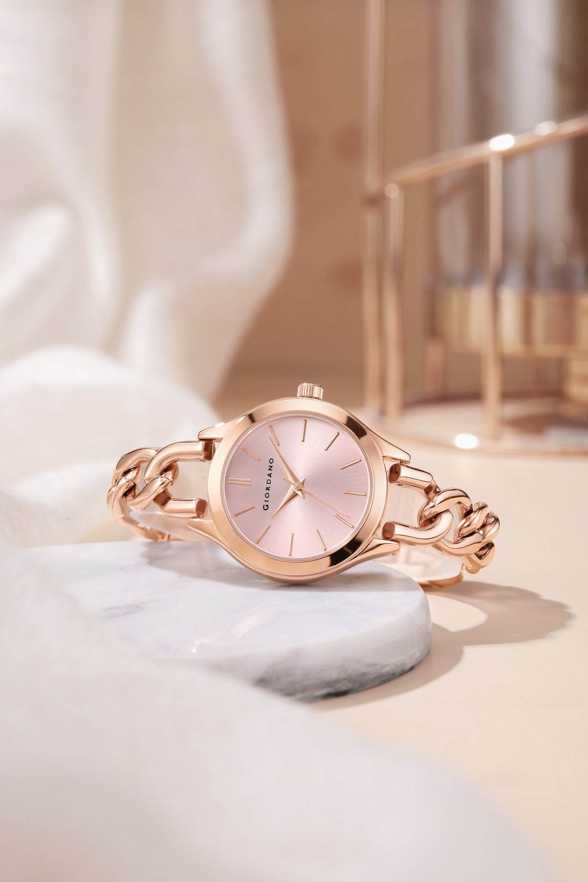Giordano Modern Analog Watch for Women – Sleek Dial with Unique Chain-Link Bracelet and Stylish Stainless Steel Strap | GZ-60087-33