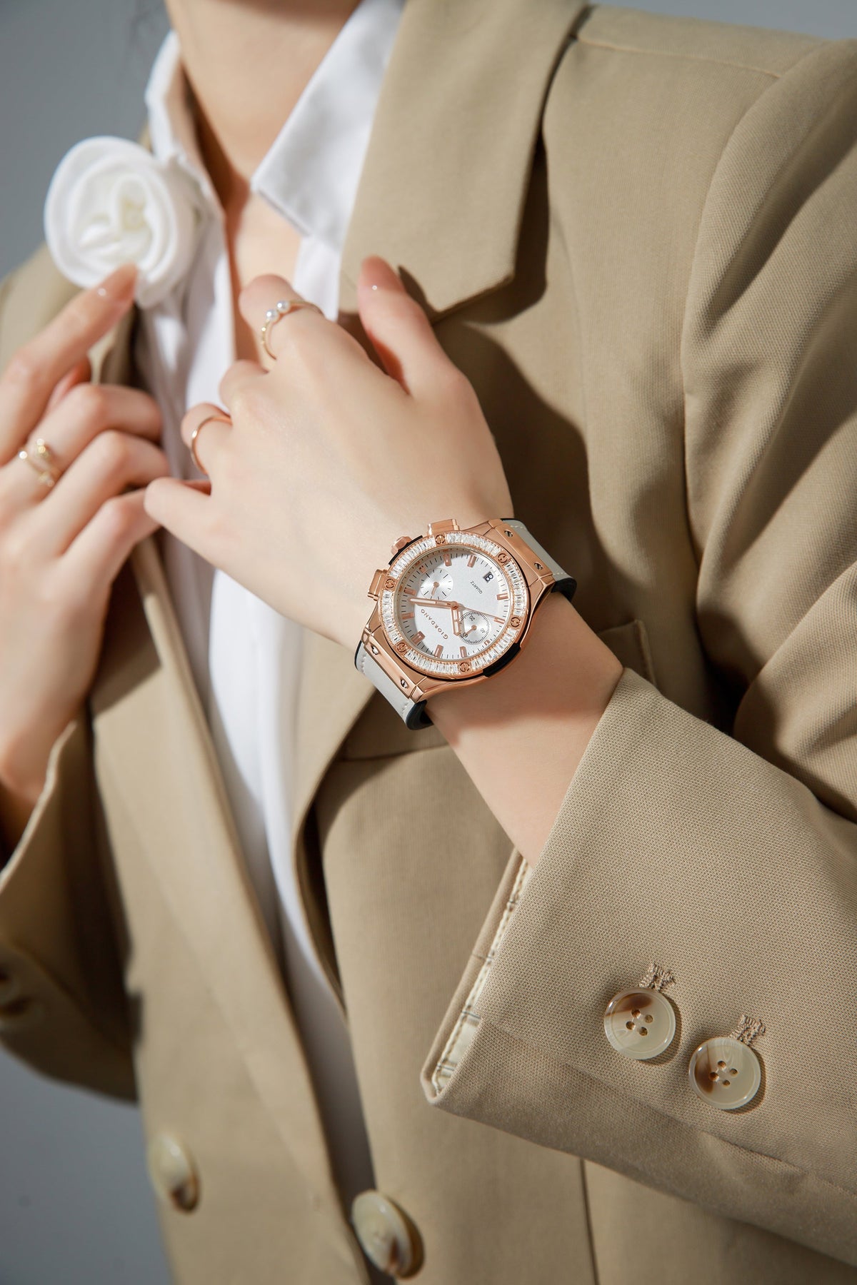 Giordano analog Watch for Women  – Round Dial,  Leather Strap, Crystal-Studded Bezel with Quartz Movement-GZ-60093-03